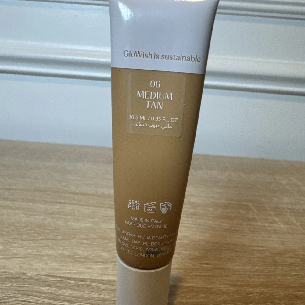 Huda Beauty GloWish Bright Light Sheer Concealer - 06 Medium Tan - .35 fl oz New